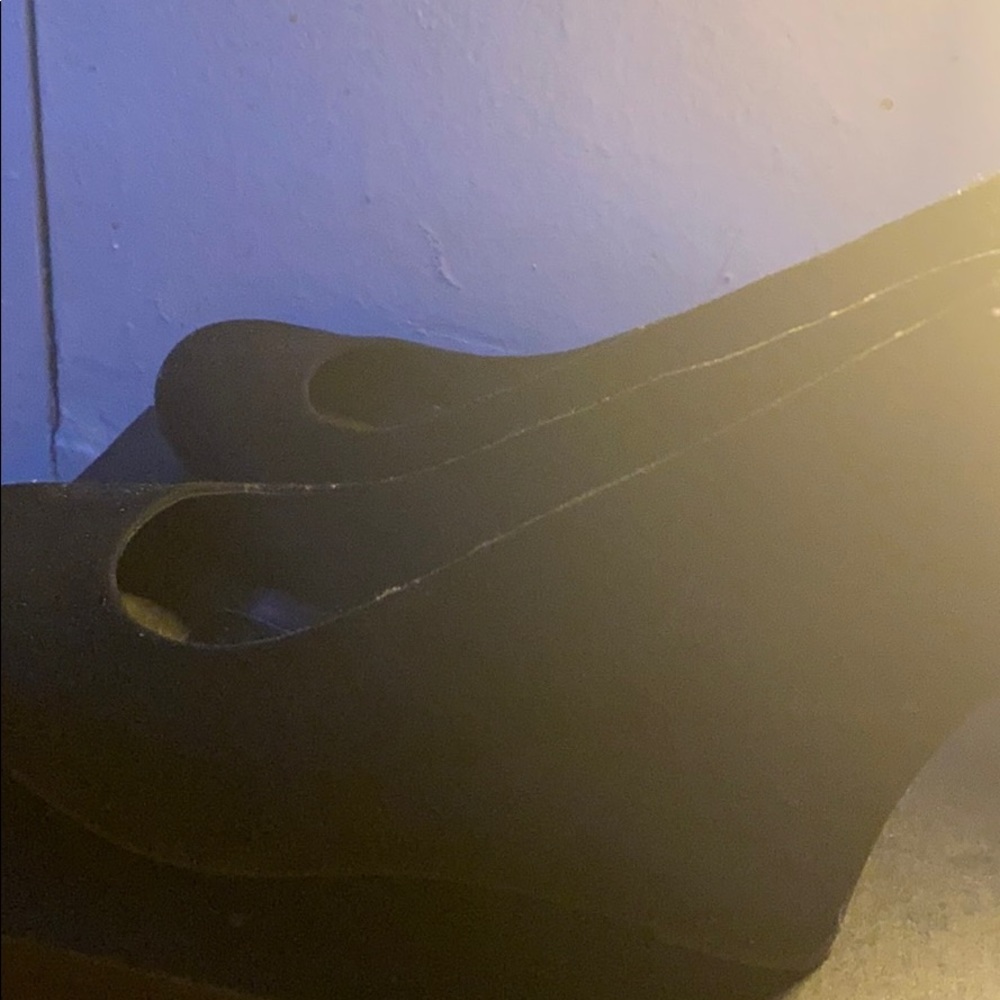 Black Wedges